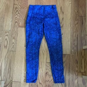 Lululemon leggings. Great condition. High waist. Back pocket calf detail